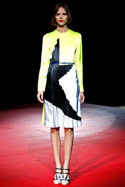 Look 3